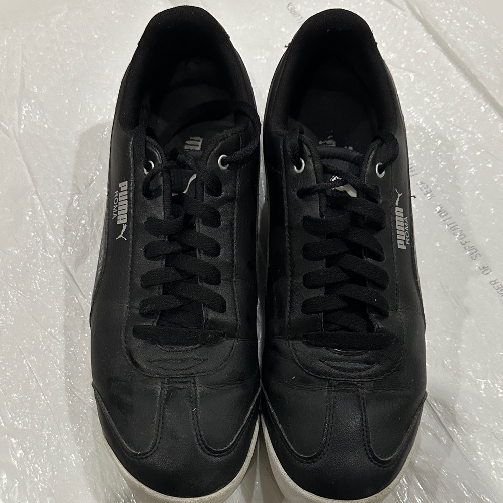 Puma Men's Black and White Sneakers